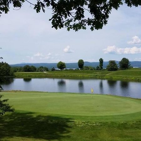 Beautiful Spacious Home W/ Game Room. Gilford Kültér fotó