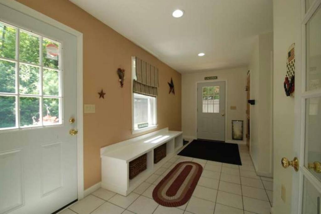 Beautiful Spacious Home W/ Game Room. Gilford Kültér fotó